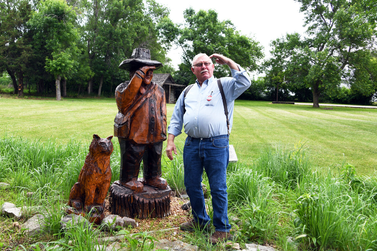 147 Doyle Frazier having fun with Private Shannon.JPG